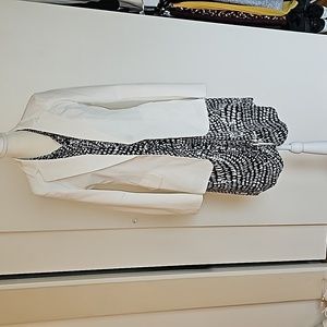 Mossimo slevless white and black dress size small